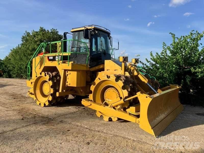 CAT 825H Машини за опаковане на отпадъци