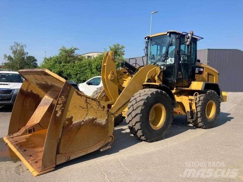 CAT 926M Колесни товарачи