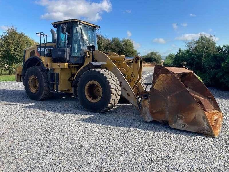 CAT 950M Колесни товарачи