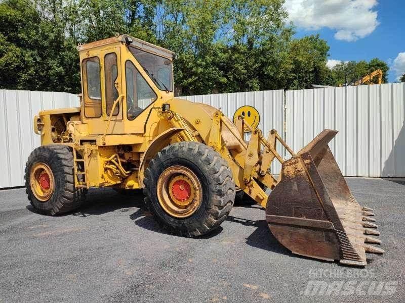CAT 966C Колесни товарачи