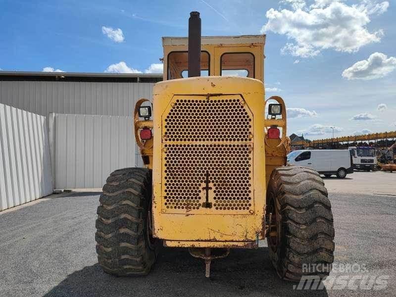 CAT 966C Колесни товарачи