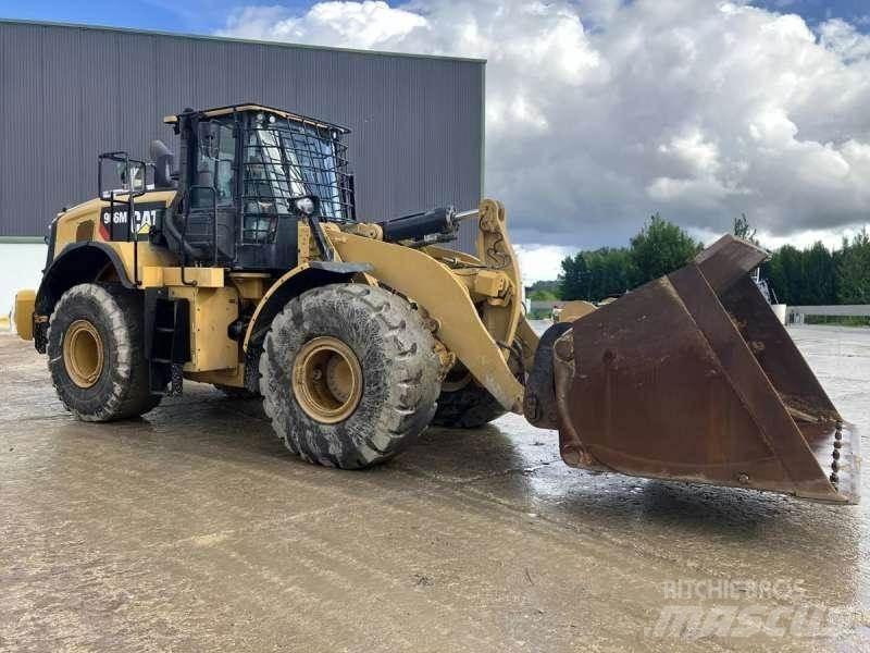 CAT 966M Колесни товарачи