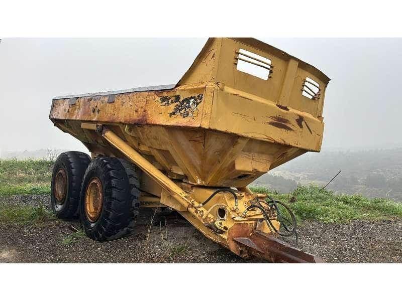 CAT D250B Самосвали
