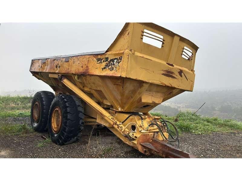 CAT D250B Самосвали