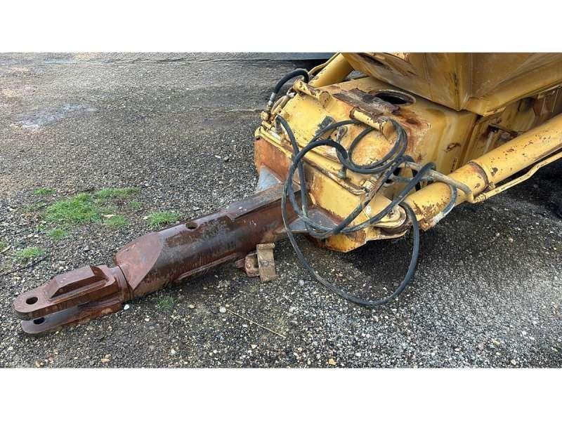 CAT D250B Самосвали