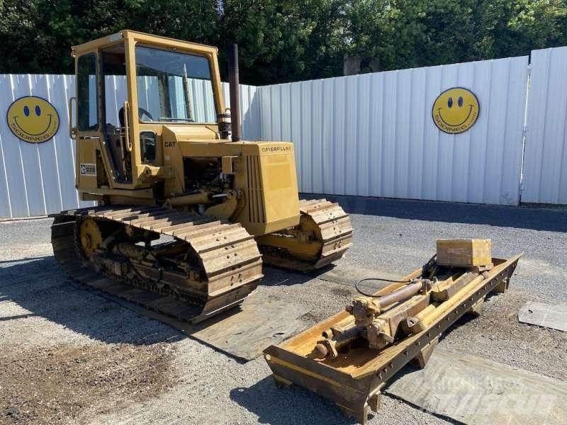 CAT D3B Верижни булдозери

