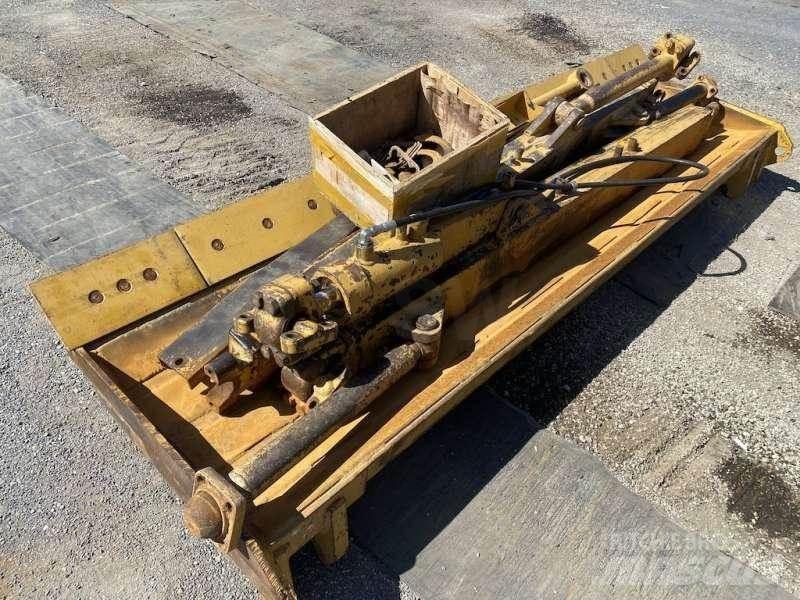 CAT D3B Верижни булдозери
