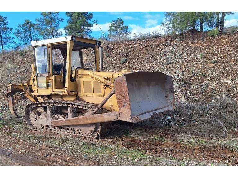 CAT D6D Верижни булдозери
