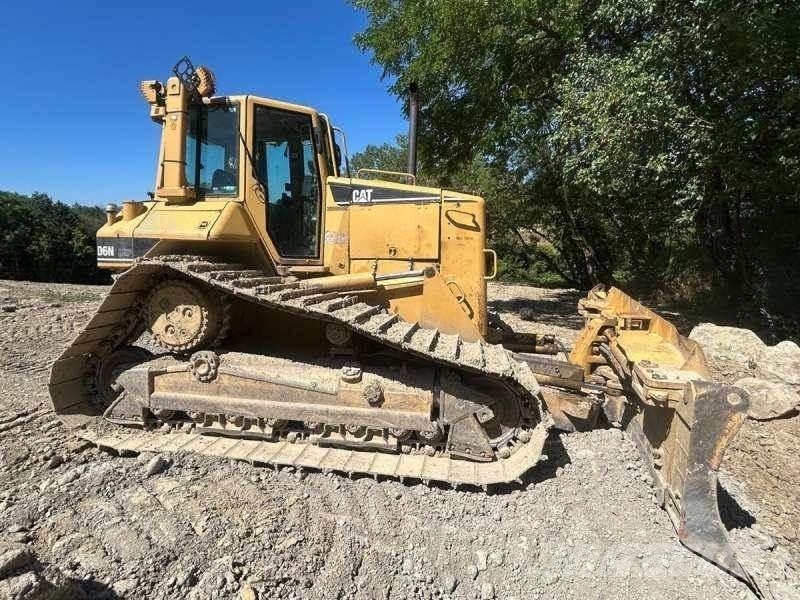 CAT D6N LGP Верижни булдозери
