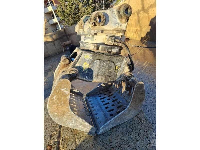 CAT MH3022 Оператори на отпадъци/индустрия
