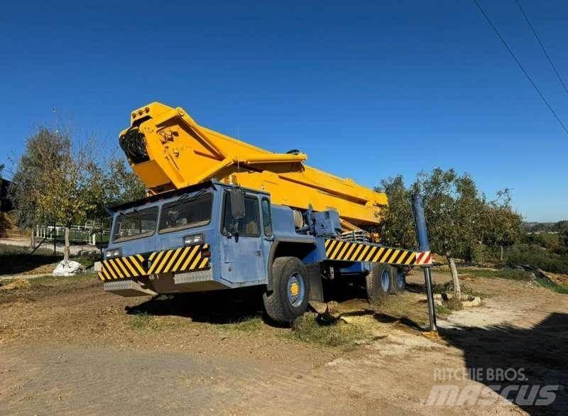 Condor 125/S Всъдеходни кранове