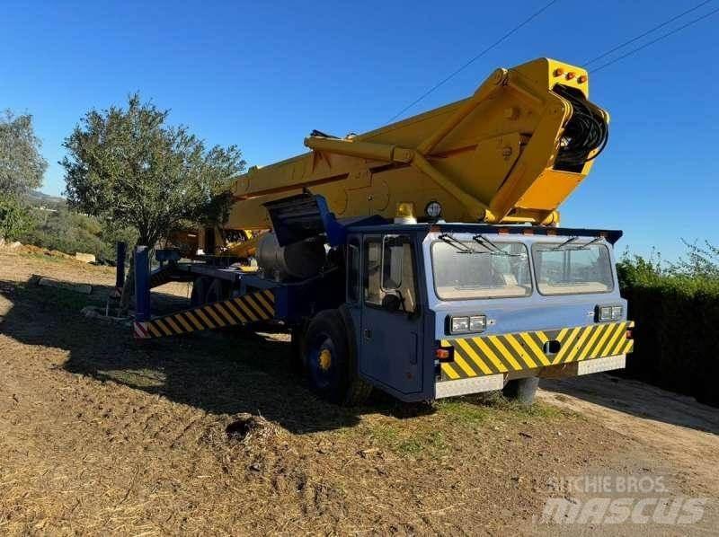 Condor 125/S Всъдеходни кранове
