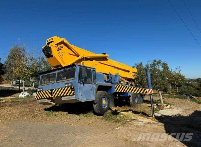 Condor 125/S Всъдеходни кранове
