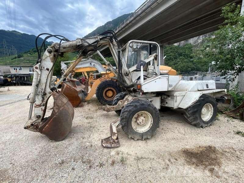 Mecalac 8CXI Колесни екскаватори