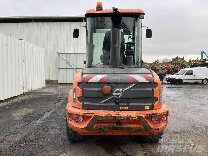 Volvo L30G Колесни товарачи