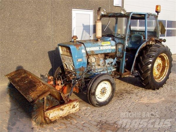 Ford 2000 Трактори