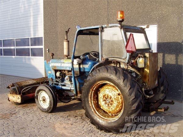 Ford 2000 Трактори