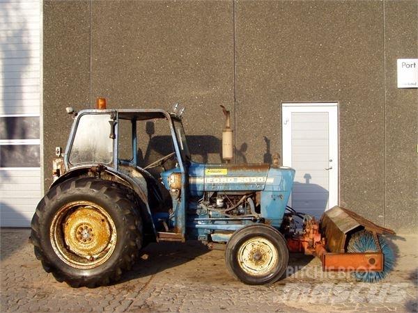 Ford 2000 Трактори