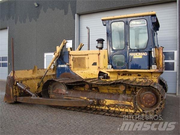 Hanomag D680E Верижни булдозери
