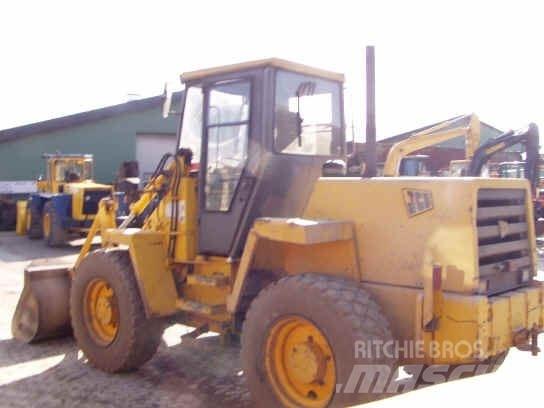 JCB 410 Колесни товарачи