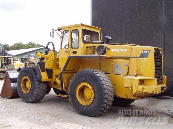 Volvo L120 Колесни товарачи