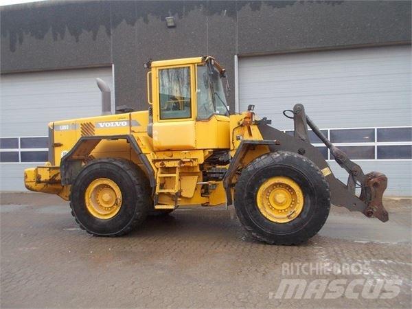 Volvo L120D Колесни товарачи