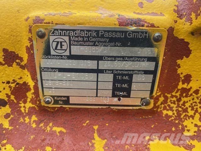 CASE 821 c axles Оси
