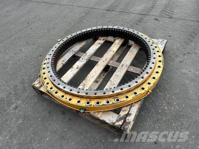 Liebherr A 922 Шаси