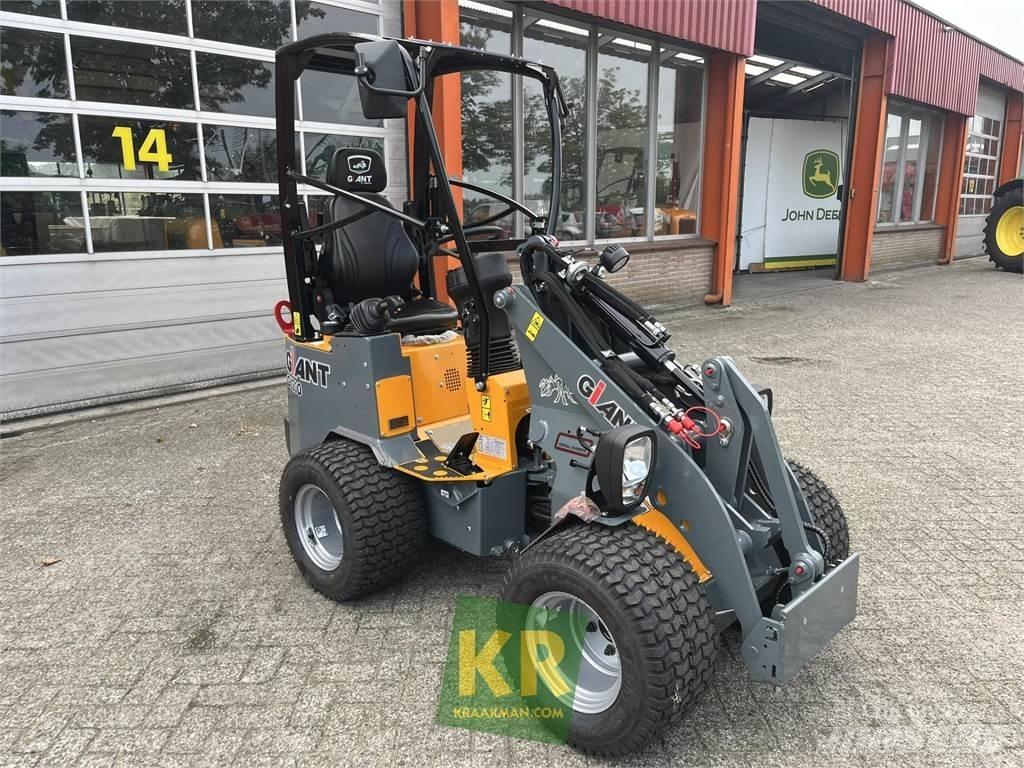 GiANT G1200 Челни товарачи и багери