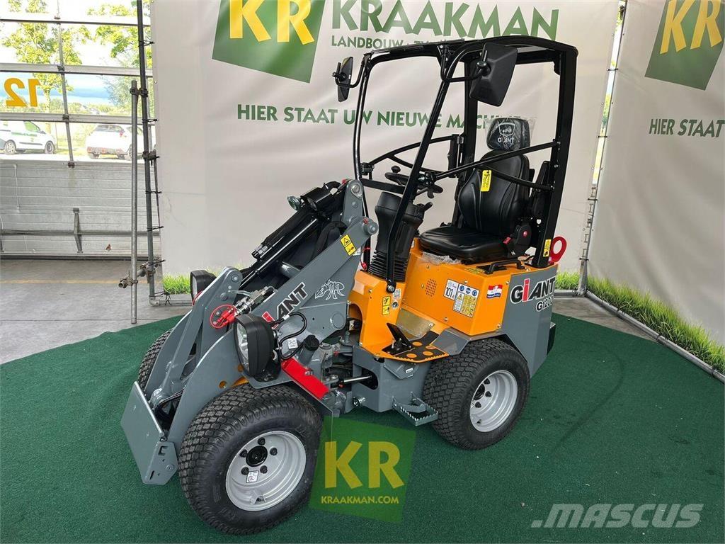 GiANT G1200 Челни товарачи и багери