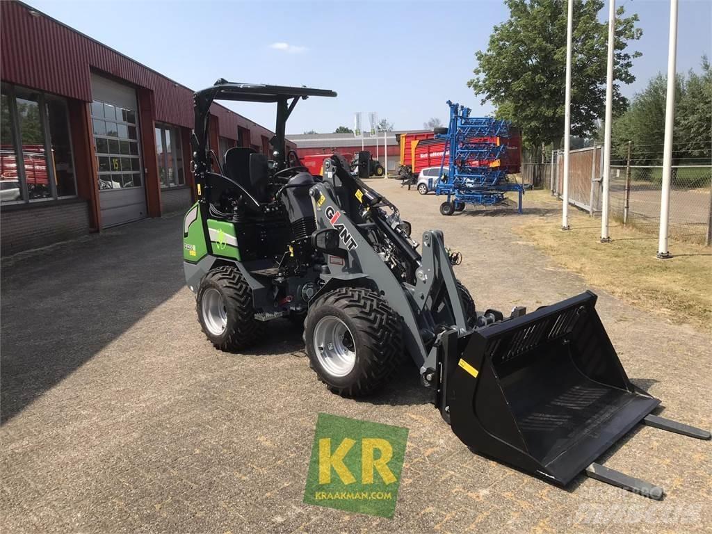 GiANT G2200E Челни товарачи и багери