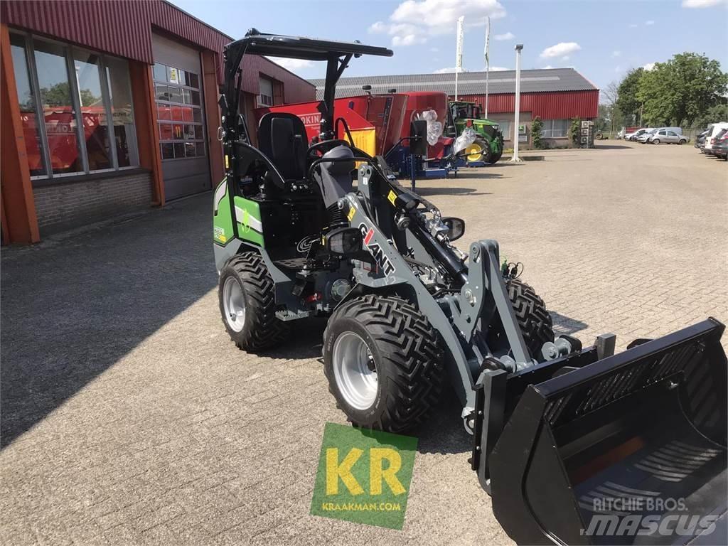 GiANT G2200E Челни товарачи и багери