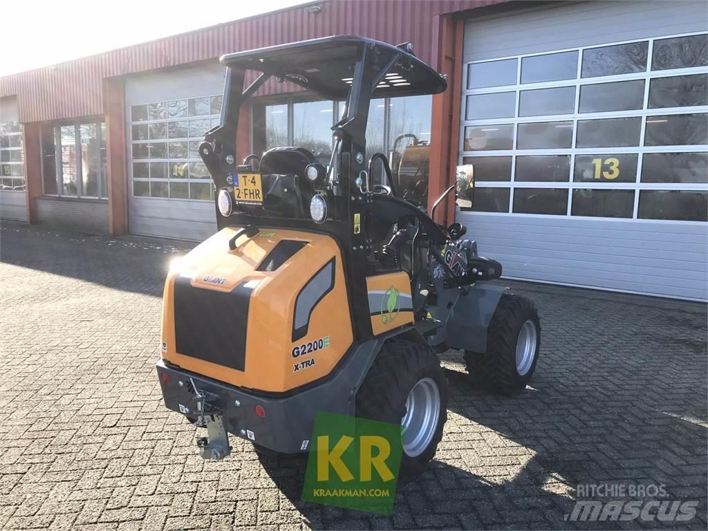 GiANT G2200E Челни товарачи и багери