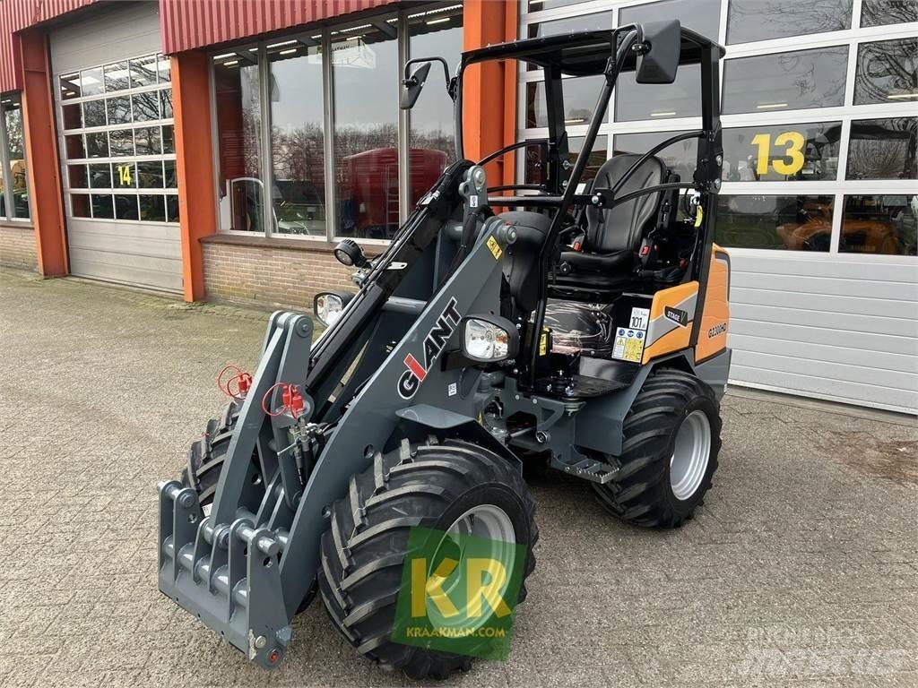 GiANT G2300 Челни товарачи и багери