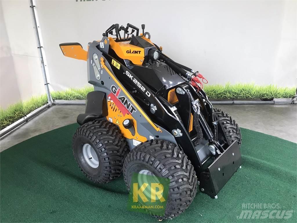GiANT SK252D Челни товарачи и багери