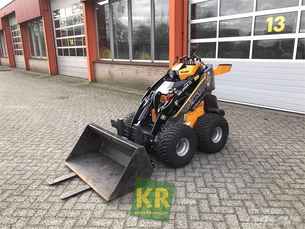 GiANT SK252D Челни товарачи и багери