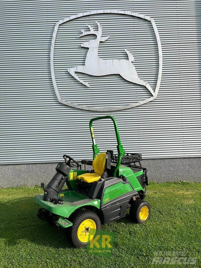 John Deere 1580 Косачки за околни терени на голф игрища