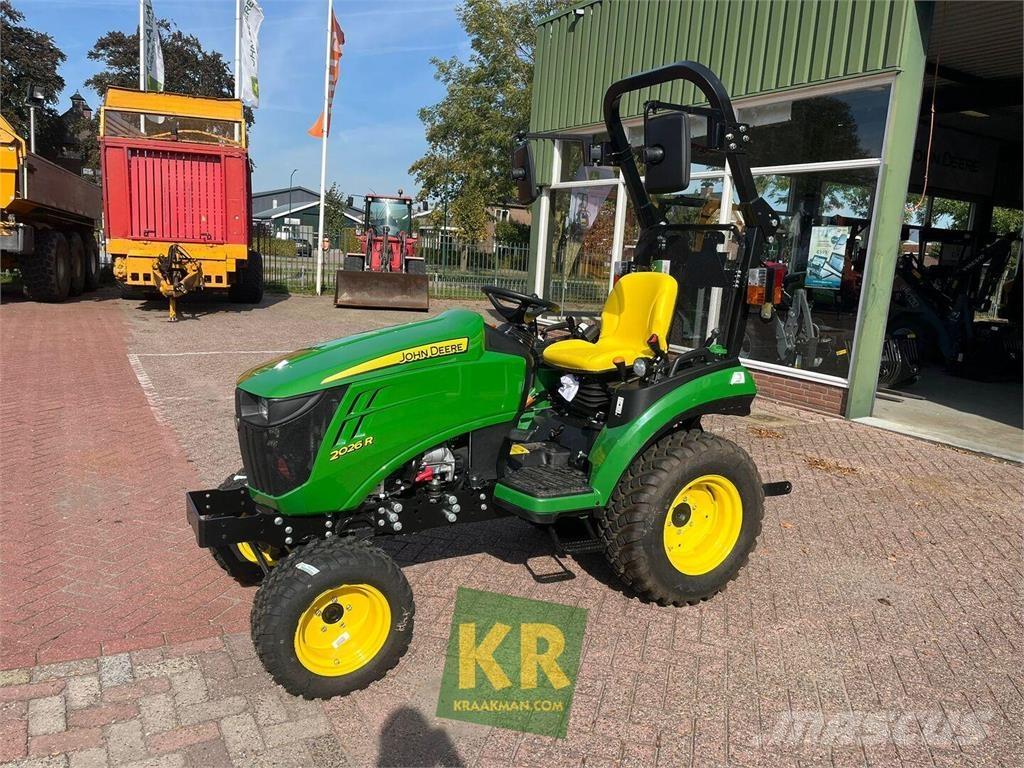 John Deere 2026R Компактни трактори