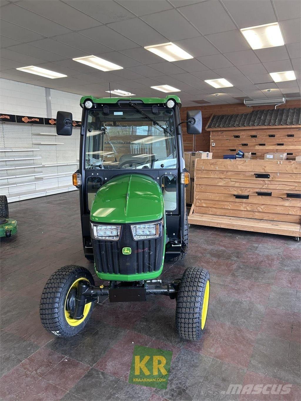 John Deere 2032R Компактни трактори
