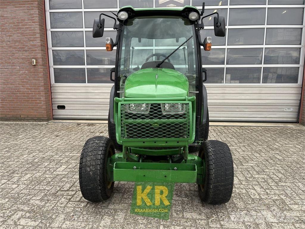 John Deere 3038R Компактни трактори