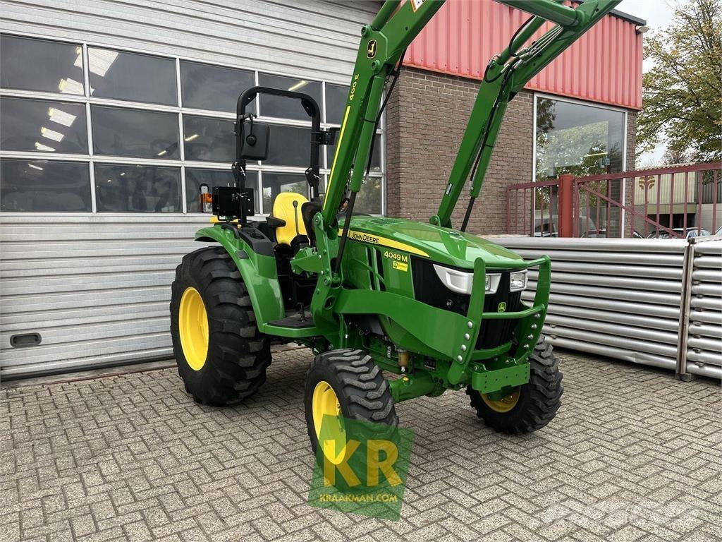 John Deere 4049M Компактни трактори