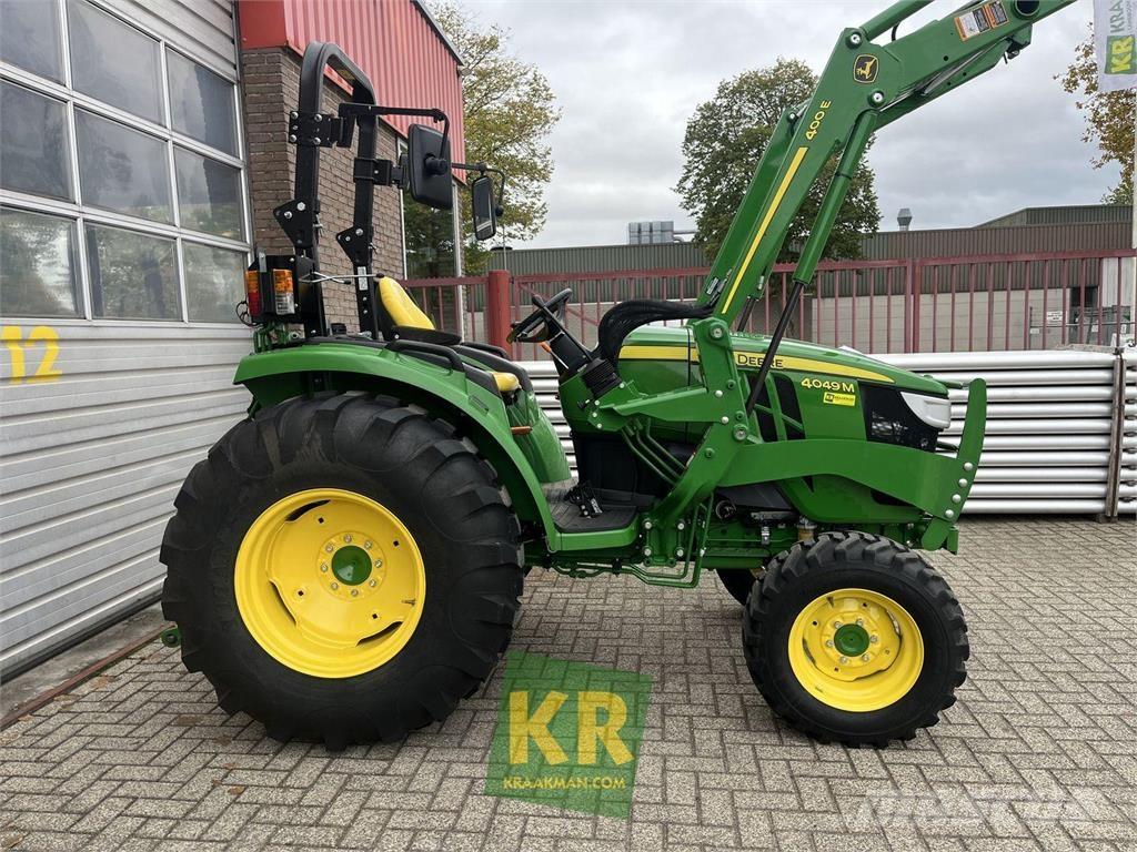 John Deere 4049M Компактни трактори