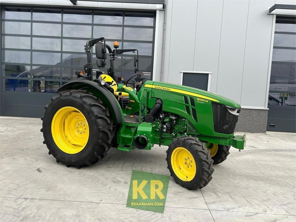 John Deere 5090M Трактори