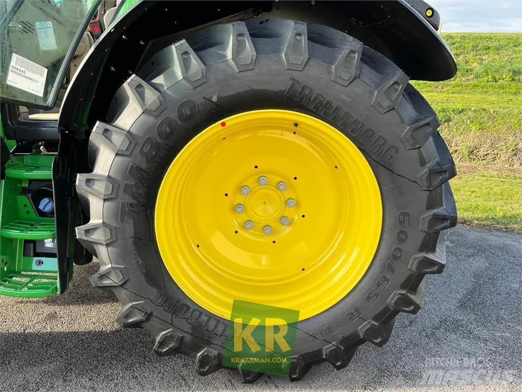 John Deere 6120M Трактори