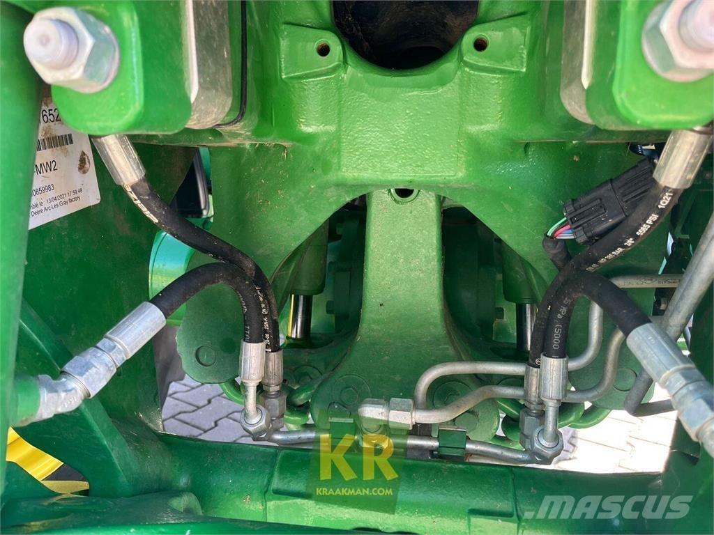John Deere 6120M Трактори