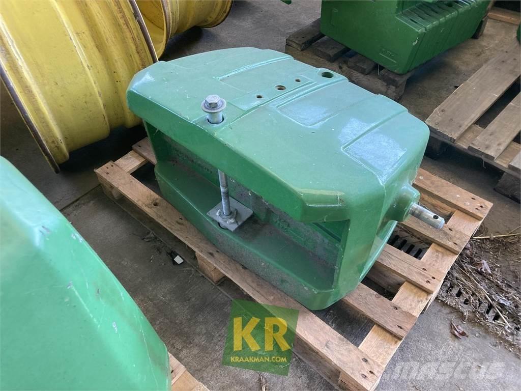 John Deere 900 kg Предни тежести

