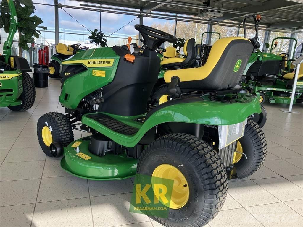 John Deere X107 Тракторни косачки