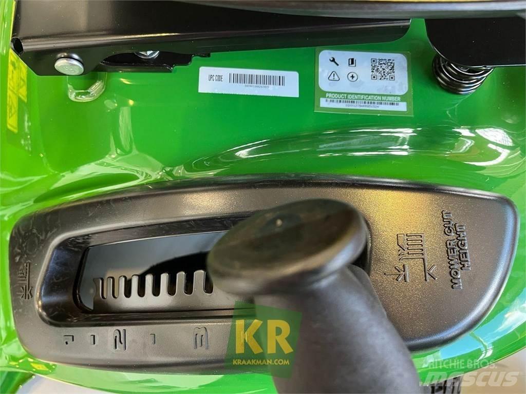 John Deere X127 Тракторни косачки
