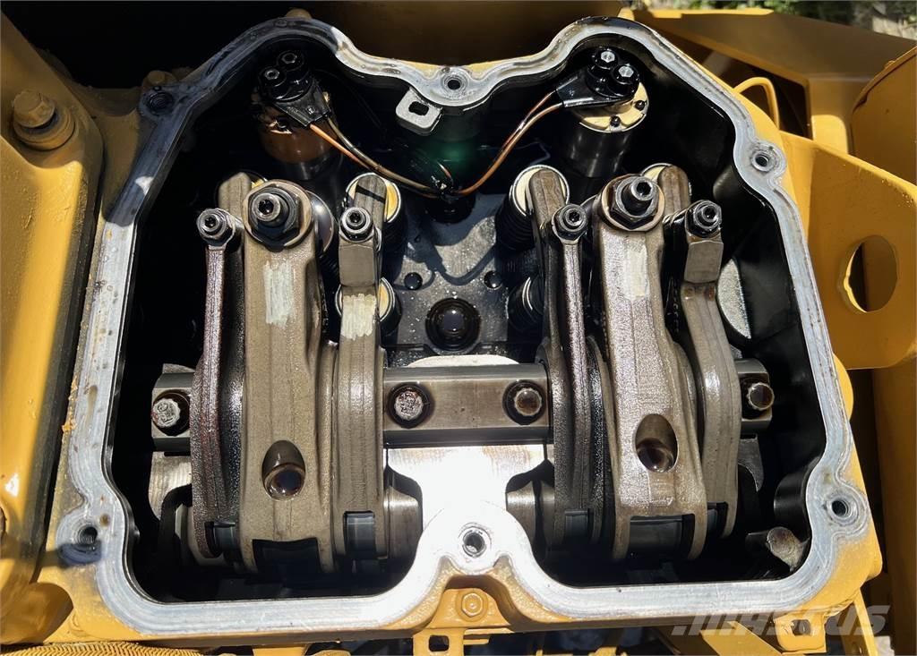 CAT 455kW Дизелови генератори
