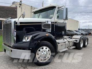 Freightliner 122SD Влекачи